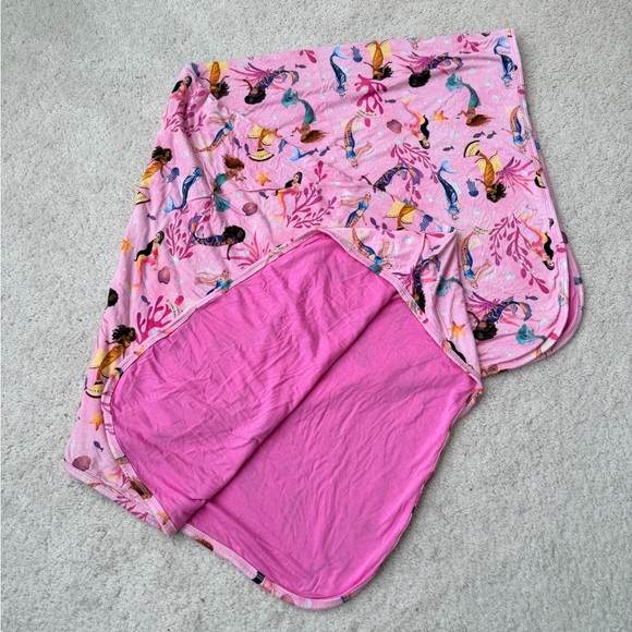 Posh Peanut x Disney’s The Little Mermaid Classic Reversible Patoo - 40”x40” - Picture 6 of 6